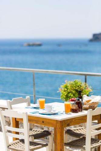 Voukelari Rooms in Agios Vasileios, Greece