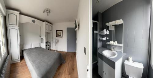Relais Henri Iv — La Fleche