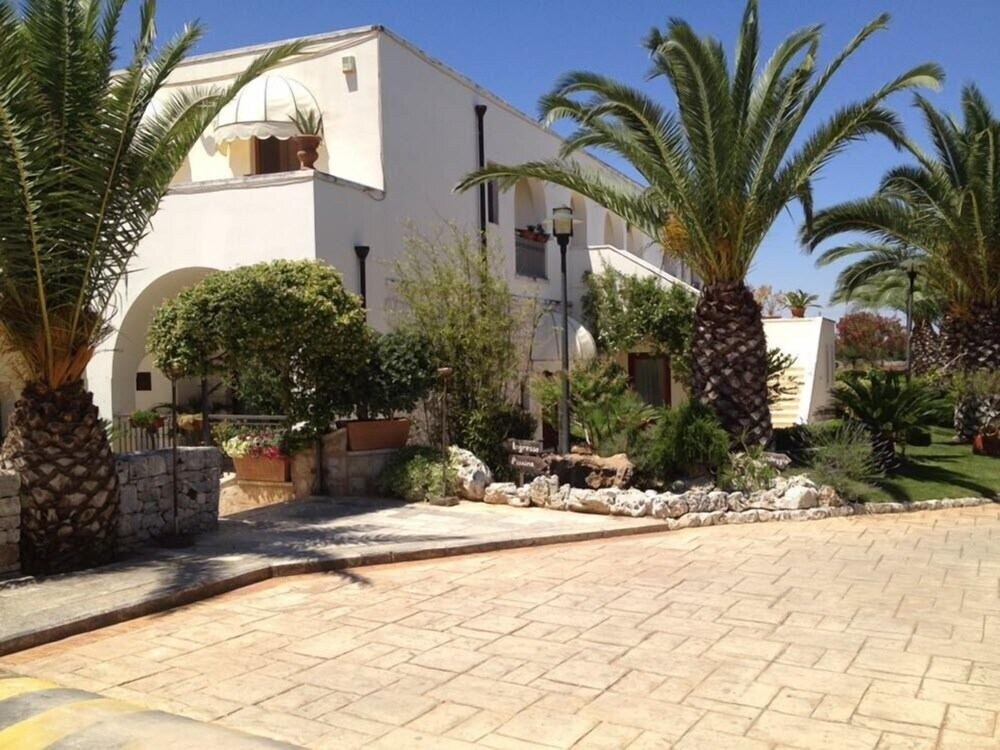 Casale dei Fornici — 4-Star Luxury Hotel in Polignano A Mare, Italy