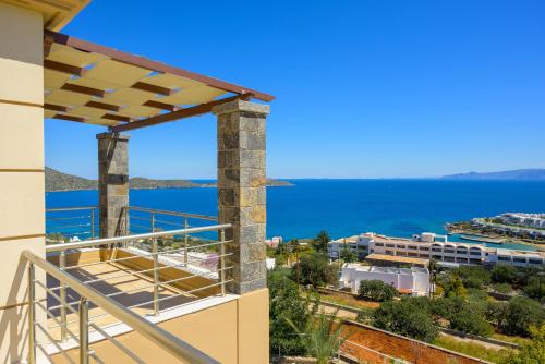 Elounda Blue Waves Residence — 4-Star Luxury Hotel in Elounda, Greece