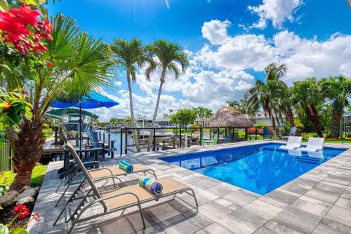 Villa Jaclyn Gulf Access Hot Tub & Pet Friendly — 4-Star Luxury Hotel in Cape Coral, United States