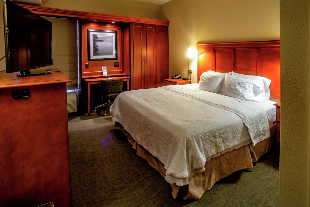 Hampton Inn Wheeling - photo 9