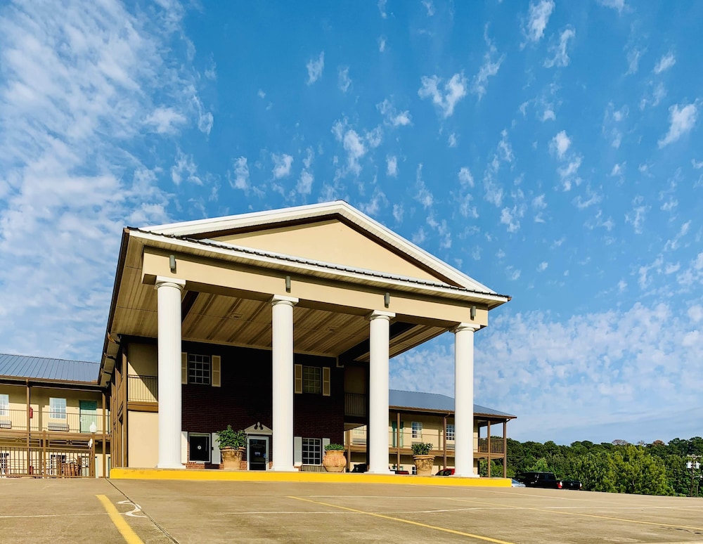 Weston Inn & Suites - photo 36