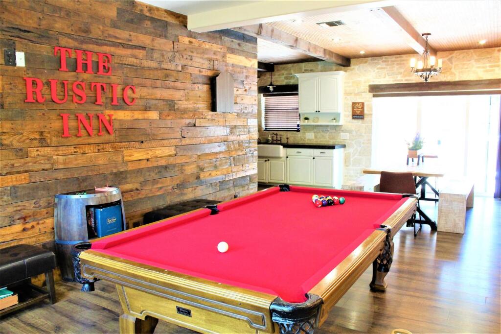 The Rustic Inn Family Friendly Near Fiesta Texas - photo 18