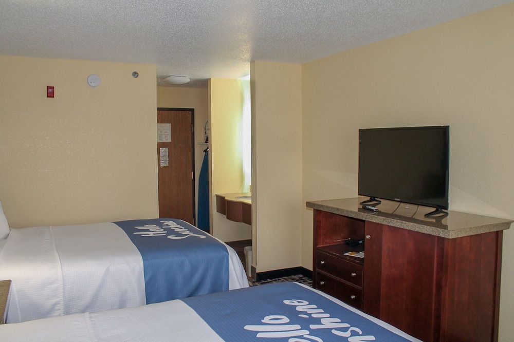 Days Inn by Wyndham Batavia Ohio - photo 4
