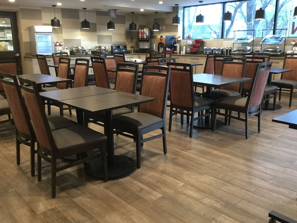 Ramada by Wyndham Bronx Terminal - photo 21