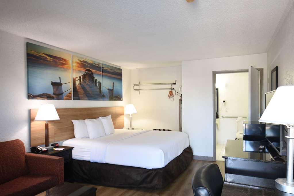 Days Inn by Wyndham Stuart - photo 10
