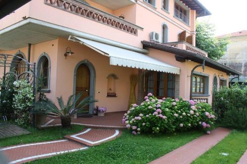 Casamare Gianluca — 4-Star Luxury Hotel in Marina Di Massa, Italy