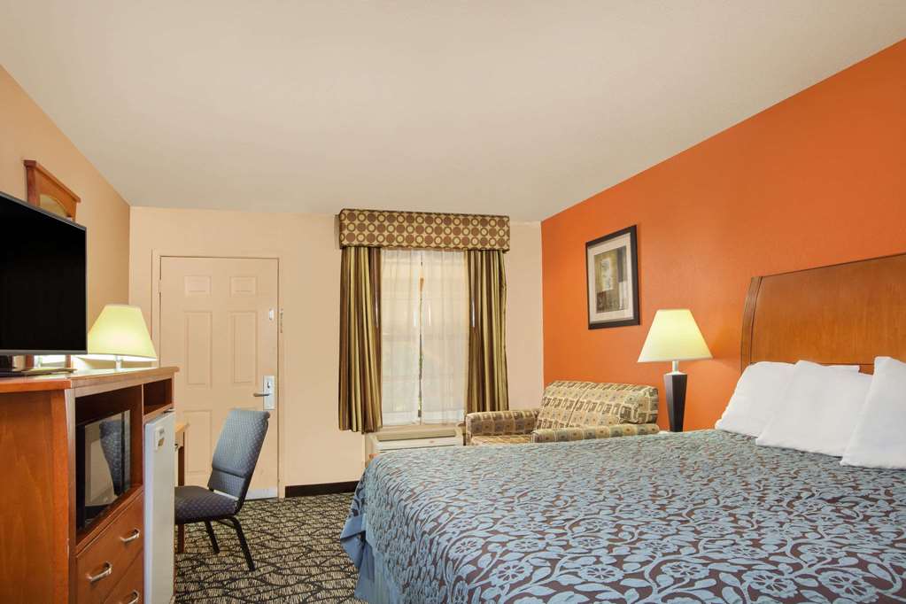 Days Inn by Wyndham Centerville - photo 12