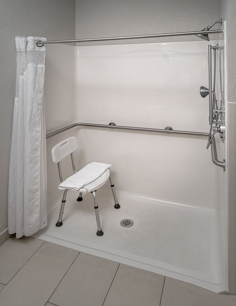 Holiday Inn Express Hotel & Suites Pikeville by IHG - photo 26