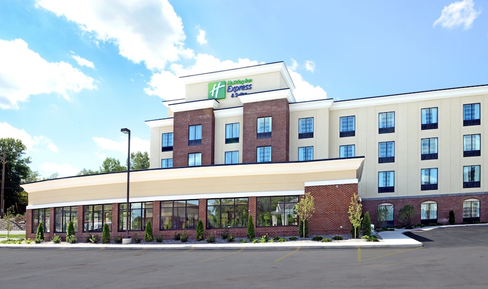 Holiday Inn Express & Suites Geneva Finger Lakes by IHG - carbon neutral hotel in Geneva