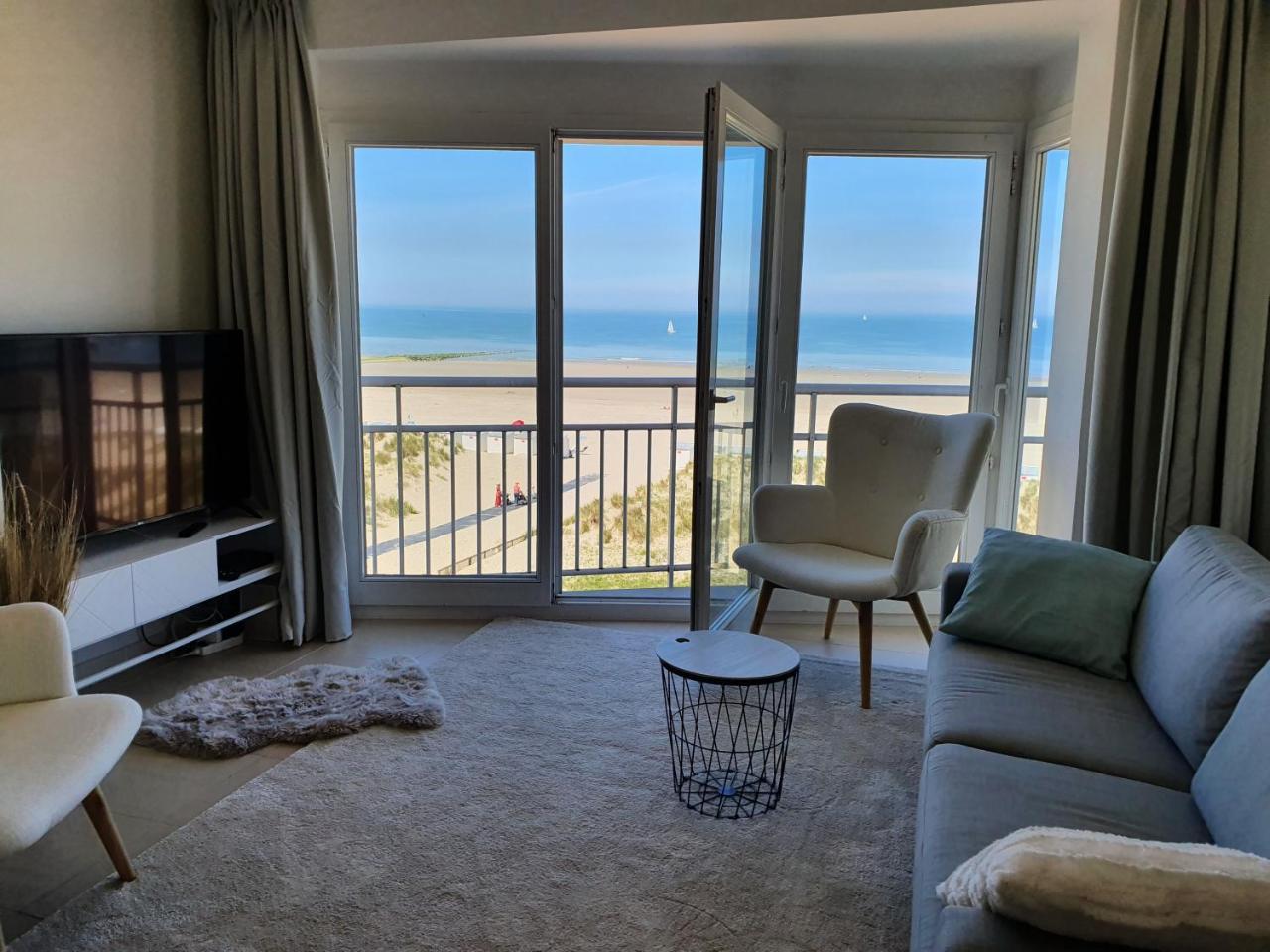 Nieuwpoort Marjolaine Prachtig Zeezicht 4de Verdiep Op de Dijk 5pers — 4-Star Luxury Hotel in Nieuwpoort, Belgium