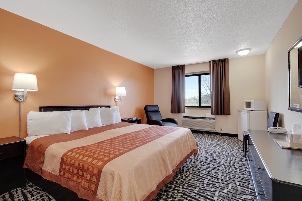 Americas Best Value Inn Finlayson - photo 16