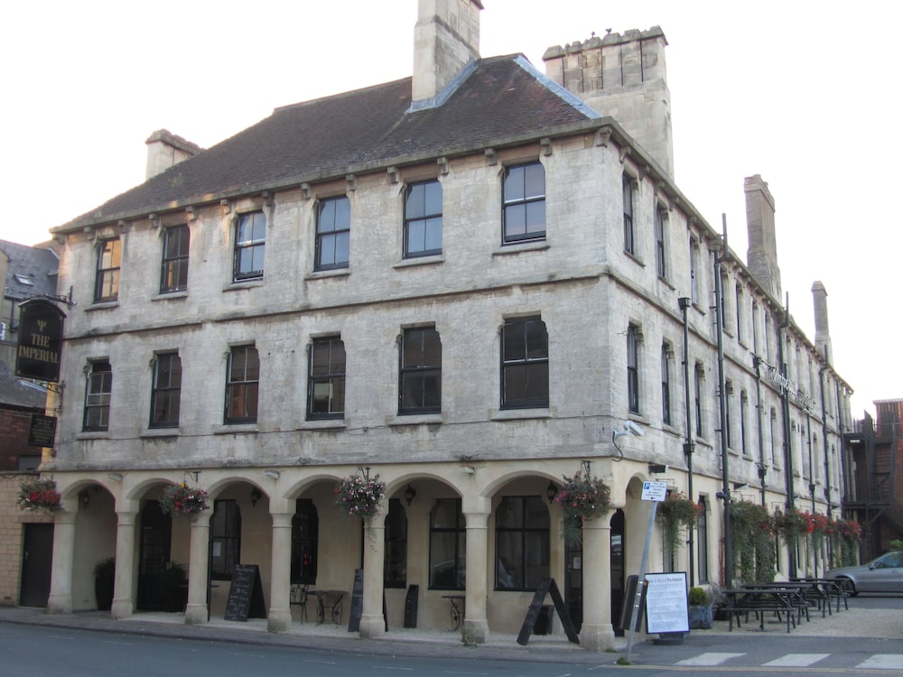 The Imperial Hotel — hotel in Stroud