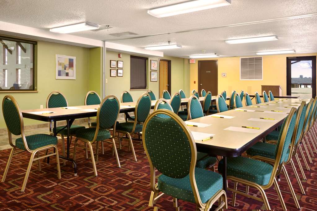 Super 8 by Wyndham Houghton - photo 16