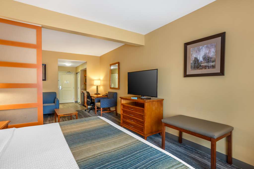 Best Western Plus University Park Inn & Suites - photo 33
