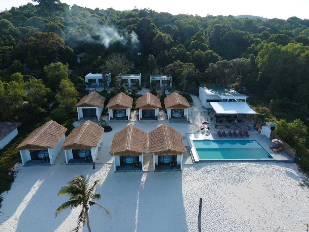 Luna Koh Rong in Sihanoukville, Cambodia