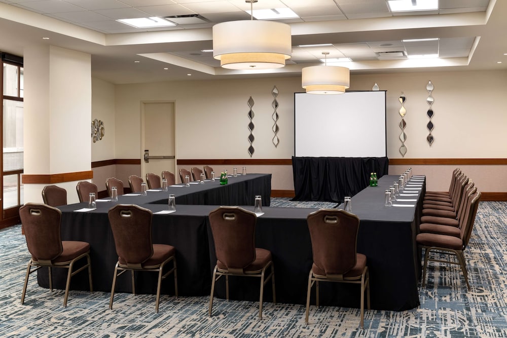 Embassy Suites by Hilton New Orleans - photo 56