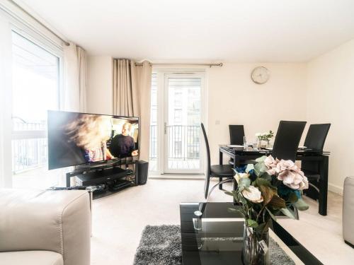 Modern 2Bedroom & 2Bathroom Apartment in Colindale North London Pass the Keys — 4-Star Luxury Hotel in Edgware, United Kingdom