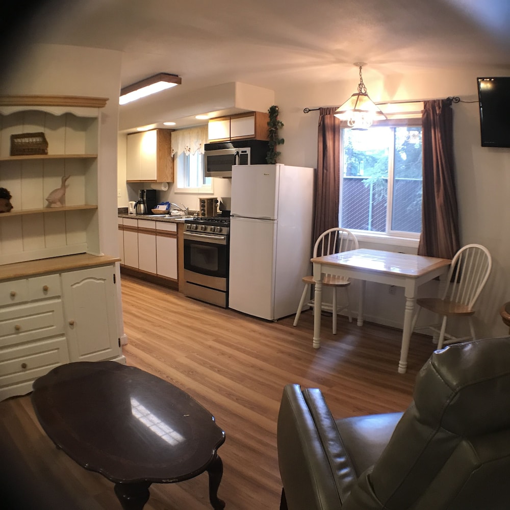 7 Gables Inn & Suites - photo 34