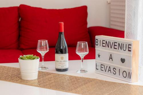 L’evasion in Unknown City, France