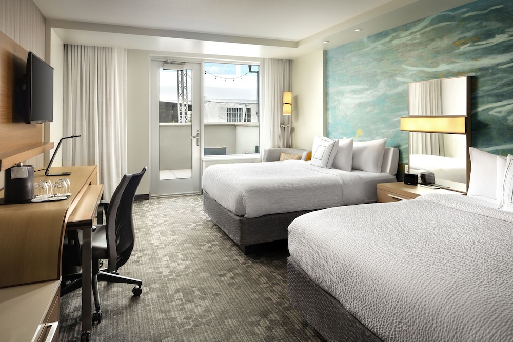 Courtyard by Marriott Erie Bayfront - photo 11