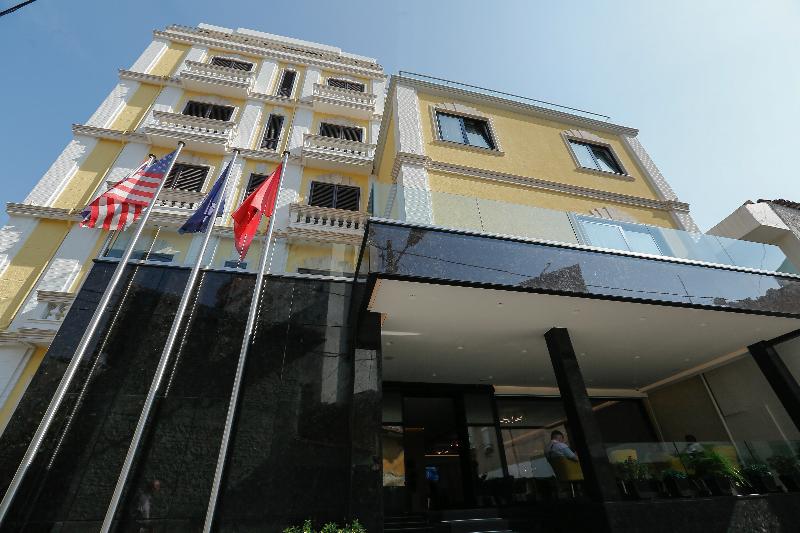 Oxford hotel — 4-Star Luxury Hotel in Tirana, Albania