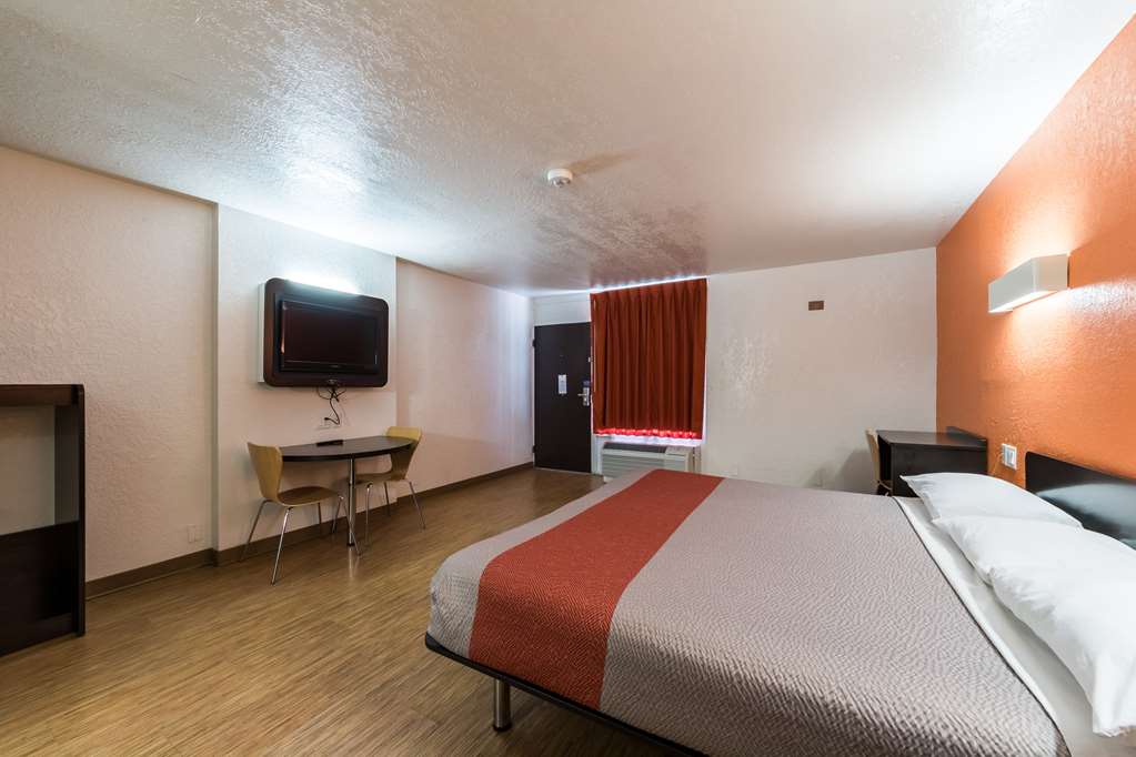 Motel 6 Uvalde TX - photo 28