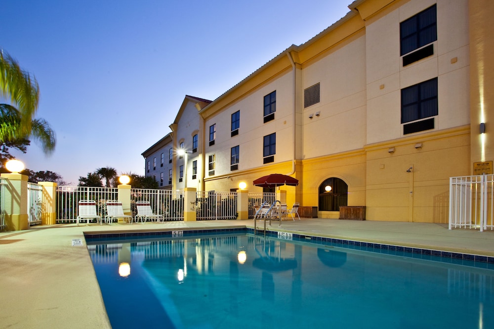 Holiday Inn Express Stuart by IHG - photo 13