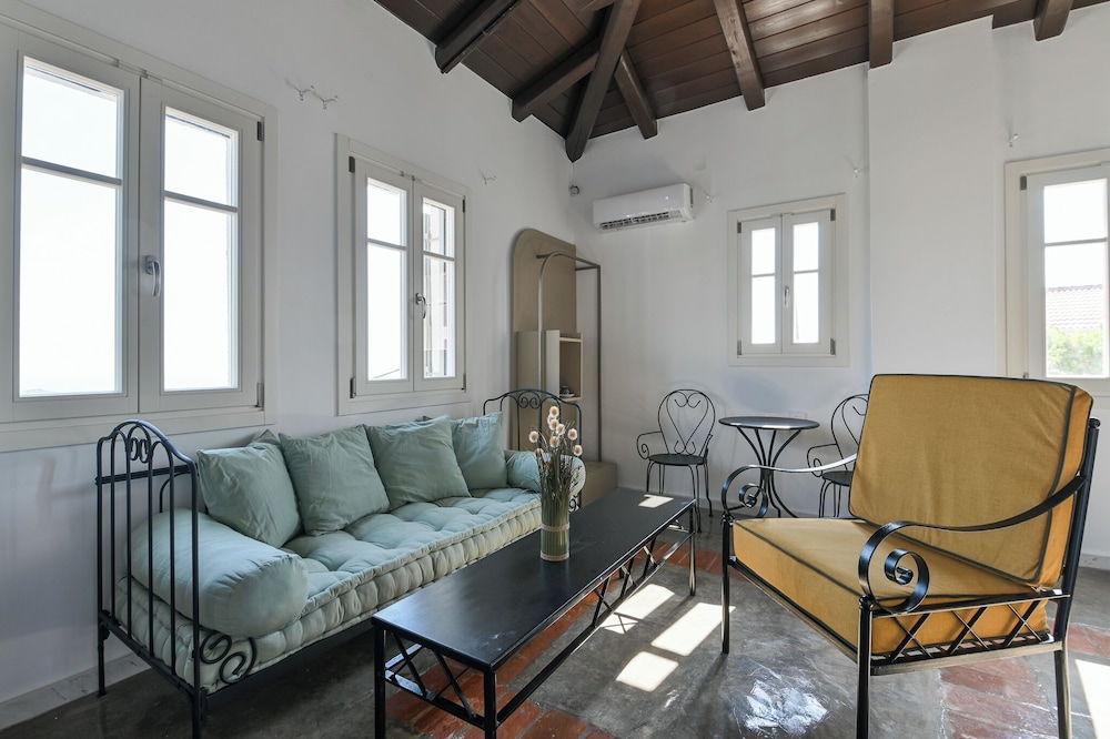 Tepeleni Suites in Agia, Greece