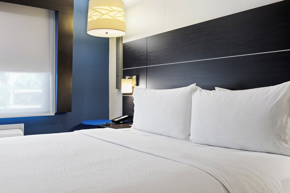 Holiday Inn Express Sunnyvale Silicon Valley by IHG - photo 12