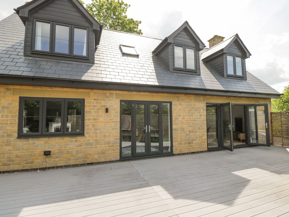 Greystones - last minute hotel in Gloucester