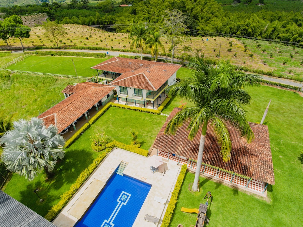 Hacienda Araucaria Habitacion 10 — Quimbaya