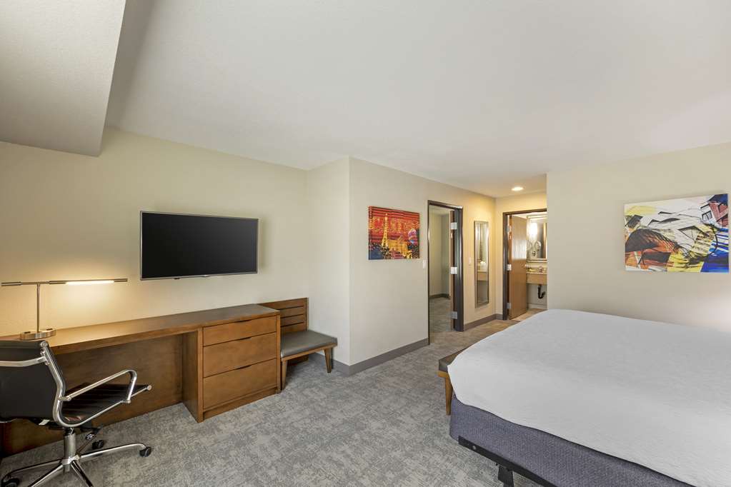 Best Western Plus Henderson Hotel - photo 16