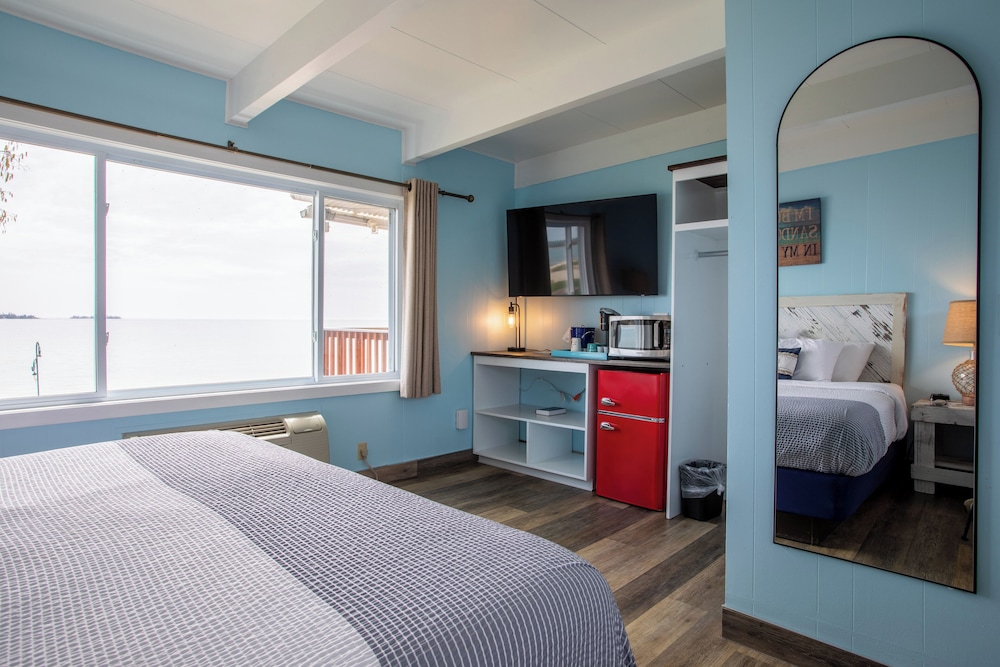 Beachfront Inn - photo 53
