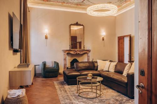 Palazzo Tamanti 4br 6 Bath Estate Home in Montalcino Center — 4-Star Luxury Hotel in Montalcino, Italy