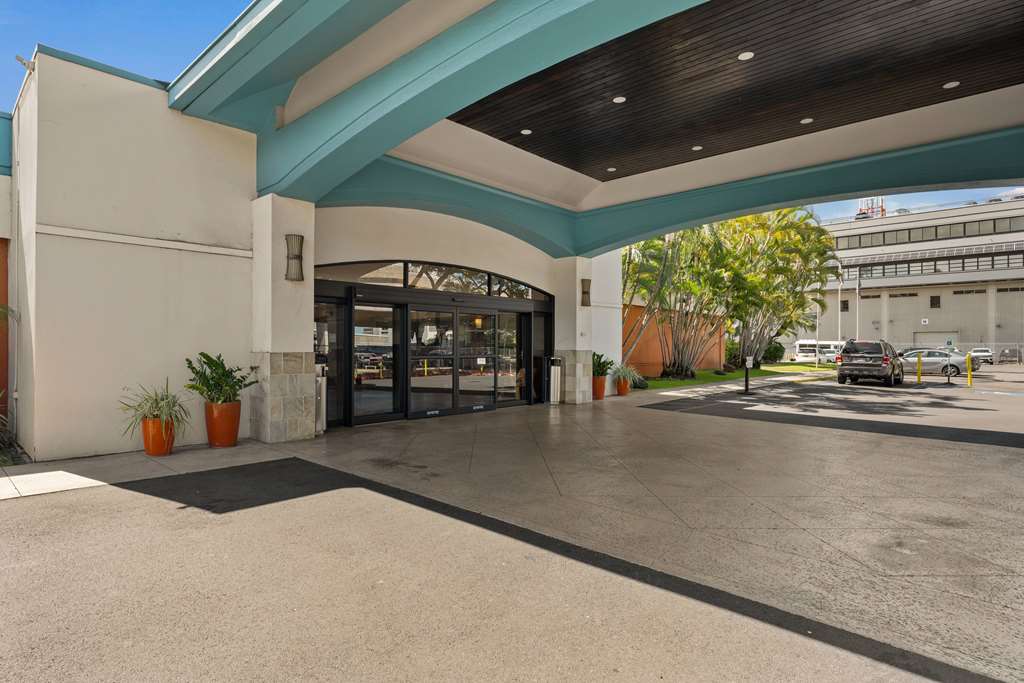 Airport Honolulu Hotel Trademark Collection by Wyndham - photo 7