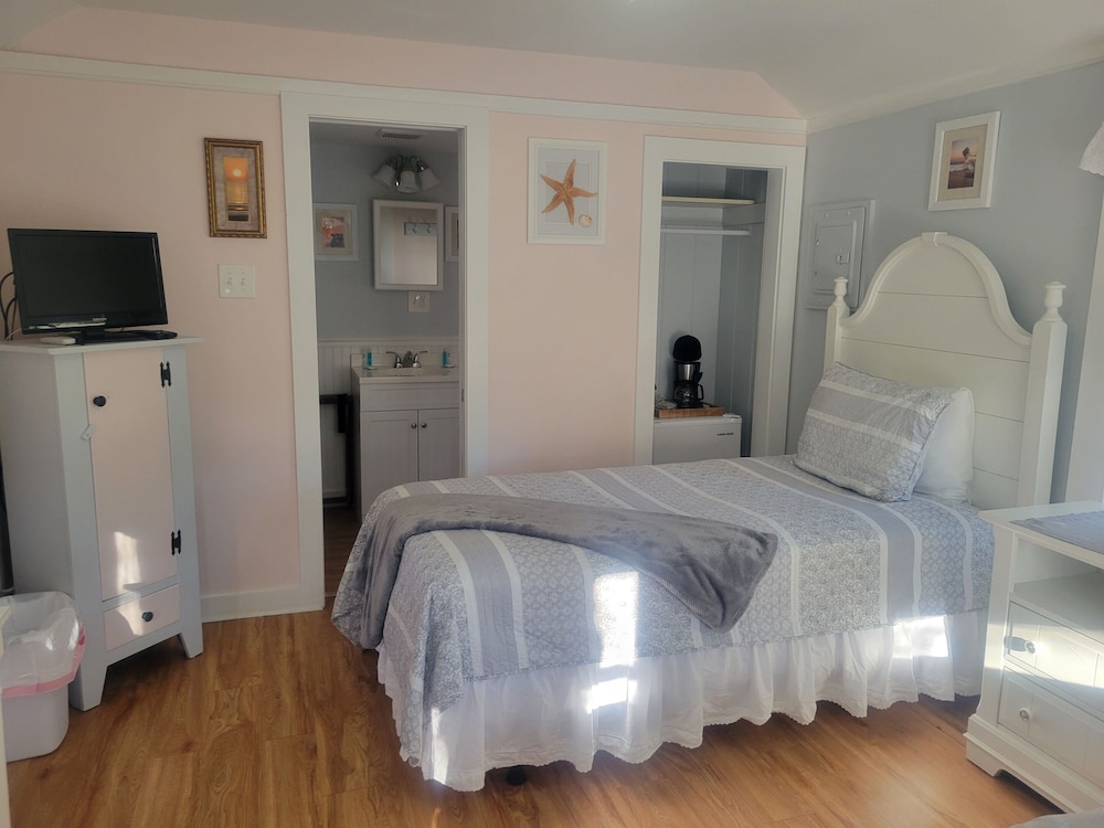 2 River Road Inn & Cottages - photo 8