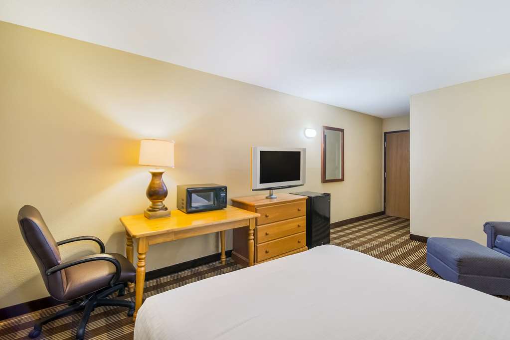 Americas Best Value Inn Fargo - photo 15