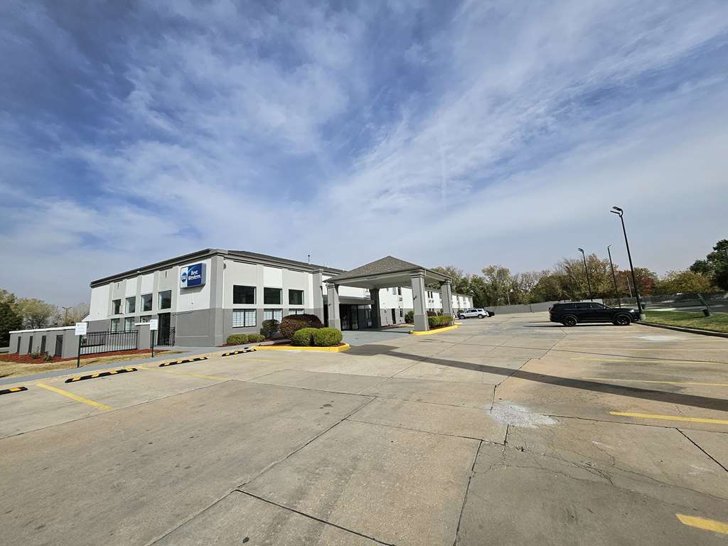 Best Western Park City Wichita North - photo 2