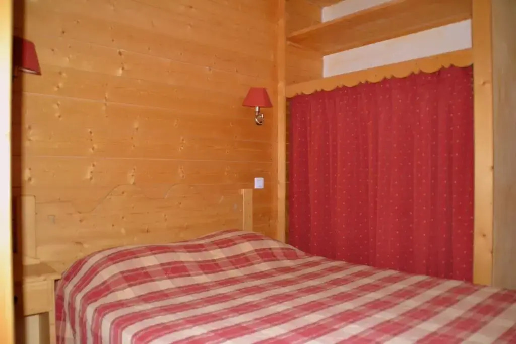 AEC Vacances Les Becchi in Samoens, France