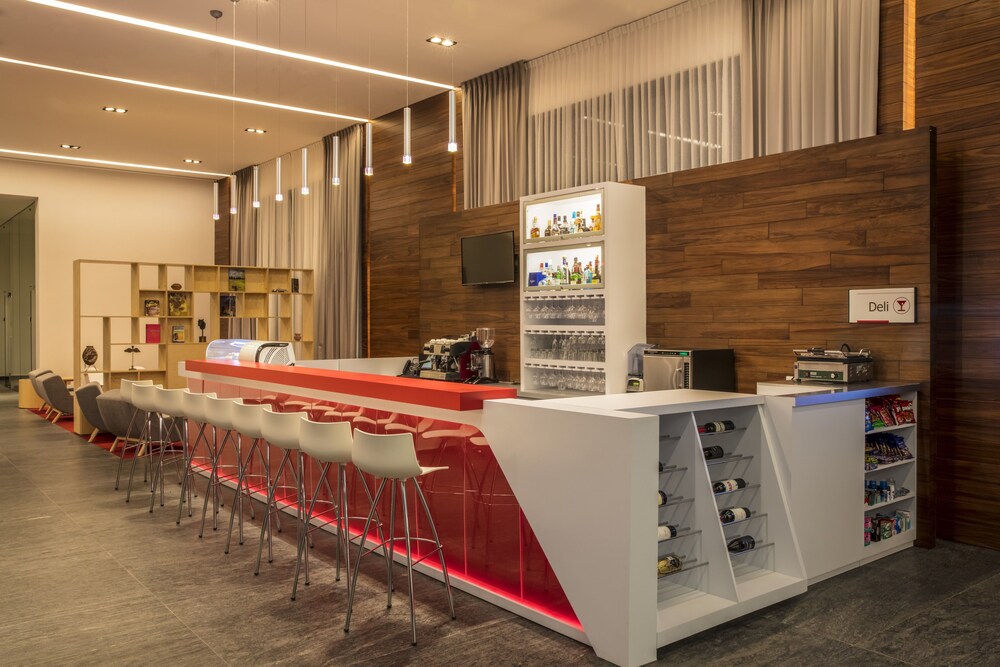 Hotel Bar