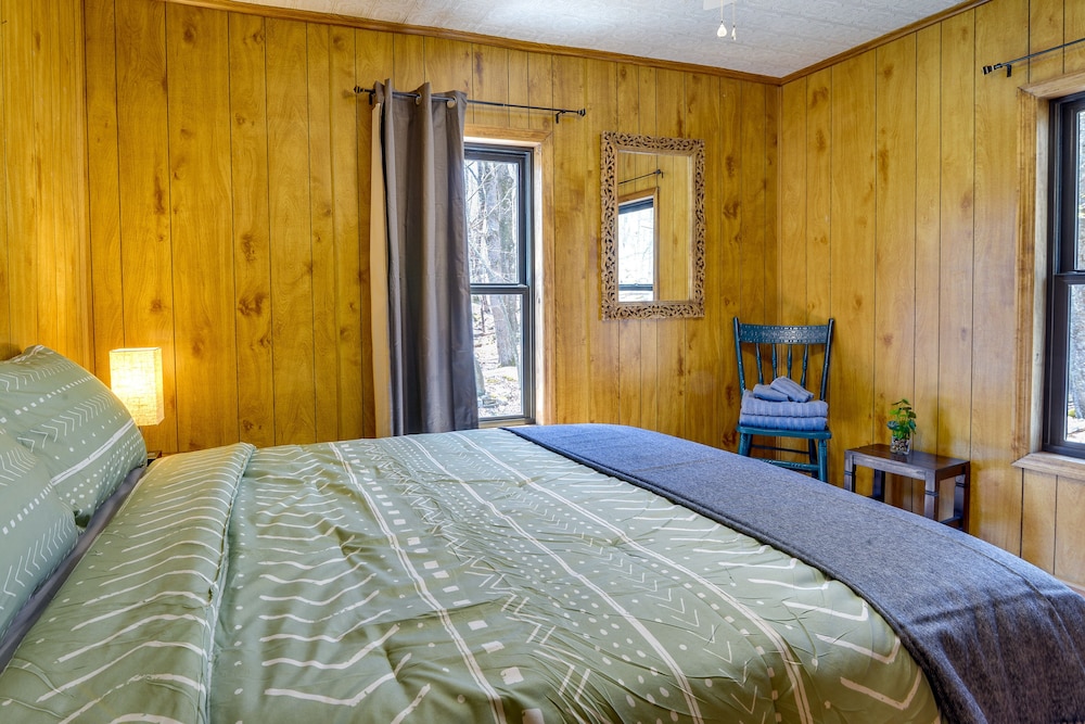 Alpine Lake Resort Cabin Rental w Pool Access - photo 2