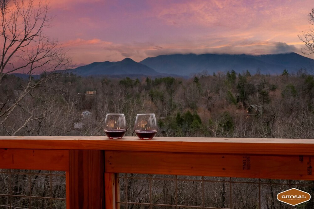 Tranquil Mountain Getaway By Ghosal Luxury Lodging - photo 59