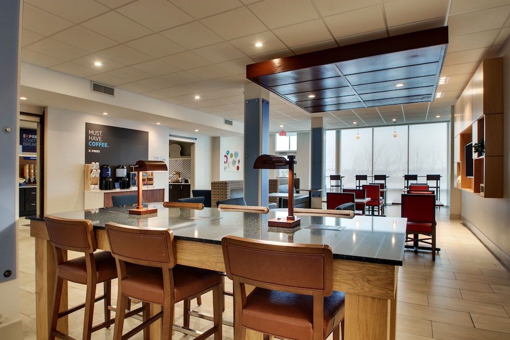 Holiday Inn Express & Suites Mt Sterling North by IHG - photo 123
