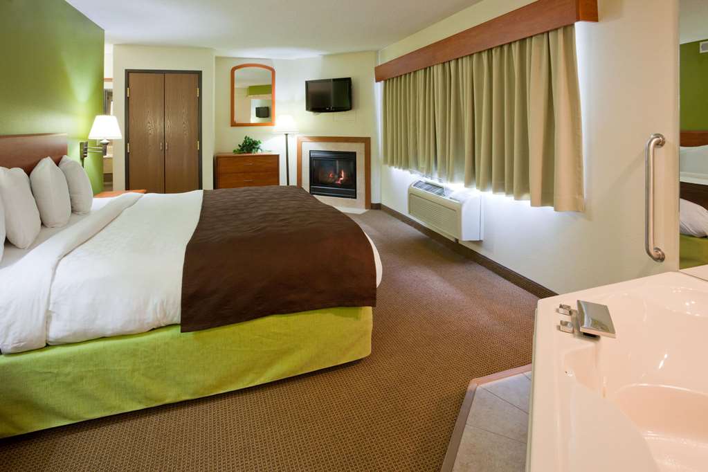 AmericInn by Wyndham Thief River Falls - photo 10