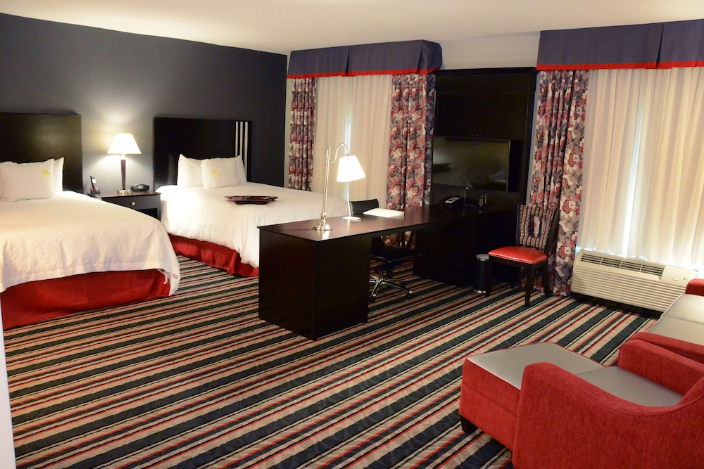Hampton Inn & Suites Albany At Albany Mall - photo 21