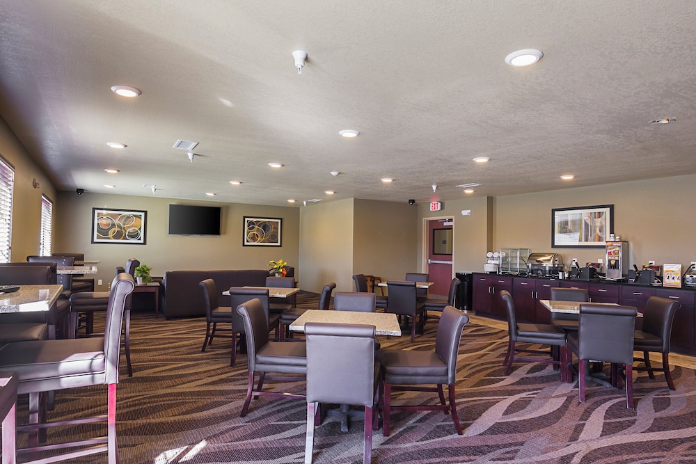 Cobblestone Inn & Suites Altamont - photo 49