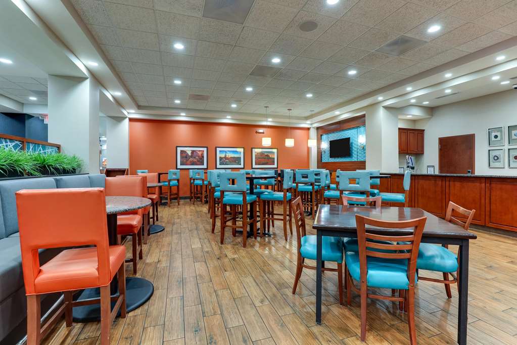 Drury Inn & Suites Phoenix Chandler Fashion Center - photo 14