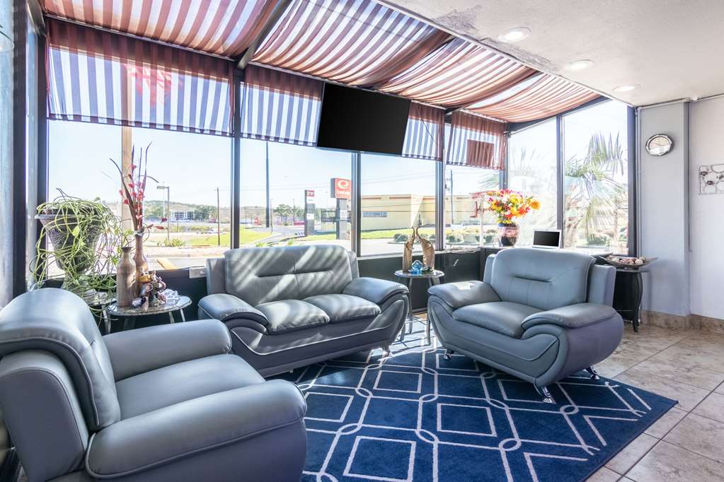 Econo Lodge Inn & Suites Macon North - photo 8